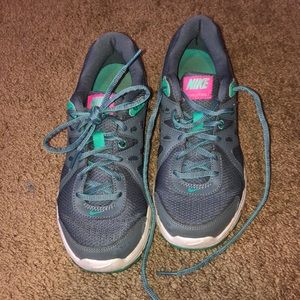 Nike - Revolution 2 Sneakers